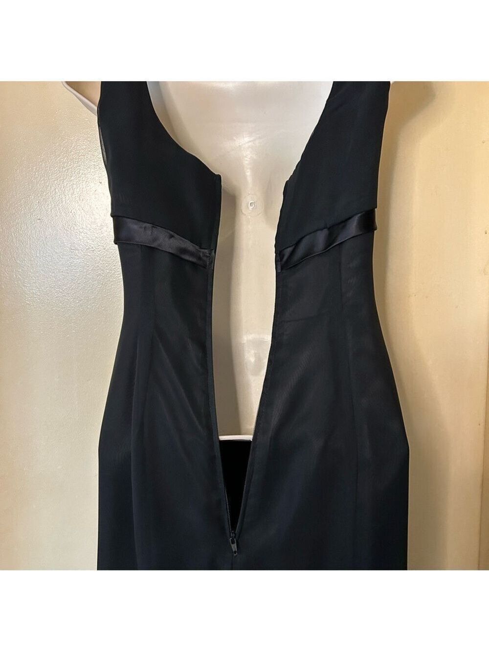 De Laru Vintage Black Maxi Dress with Bow and Sequin Detail size 4 - Picture 11 of 12